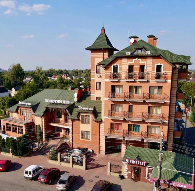 Golden Lion Hotel ボルィースピリ エクステリア 写真