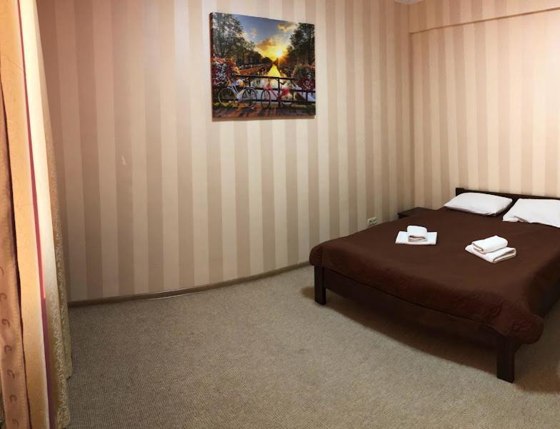 Golden Lion Hotel ボルィースピリ エクステリア 写真